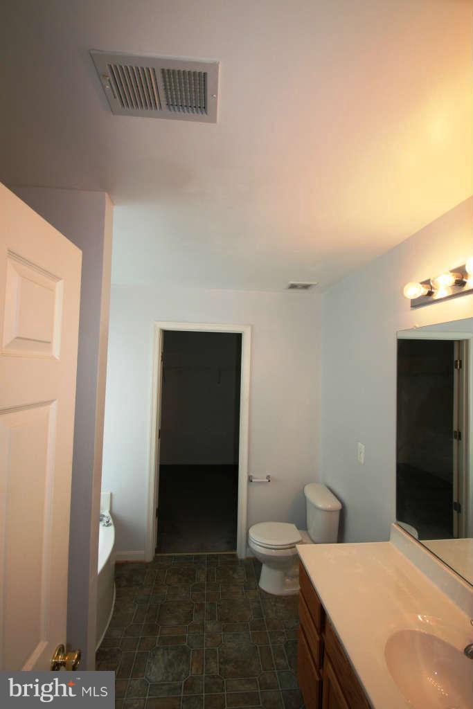 636 Kings Grant Road Culpeper, VA 22701 - Photo 14 of 27 Bath (Master)