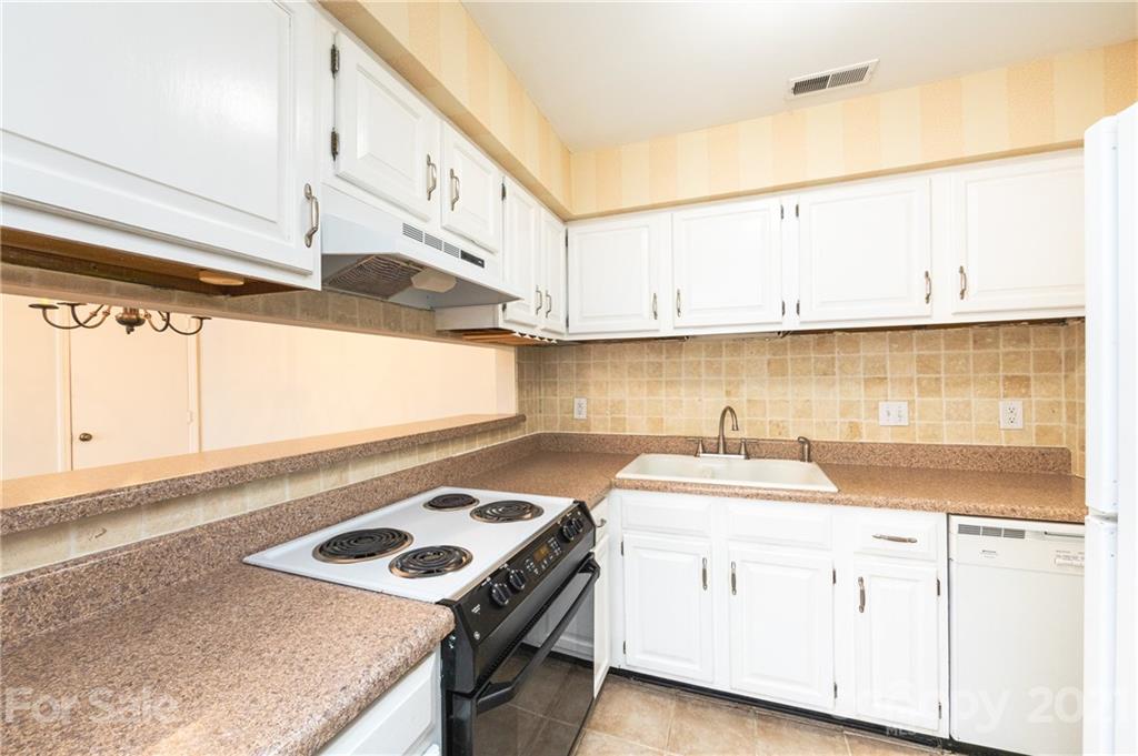 1608 Sharon Road West, Unit 50 Charlotte, NC 28210 - Photo 8 of 15 Gallery Image 8