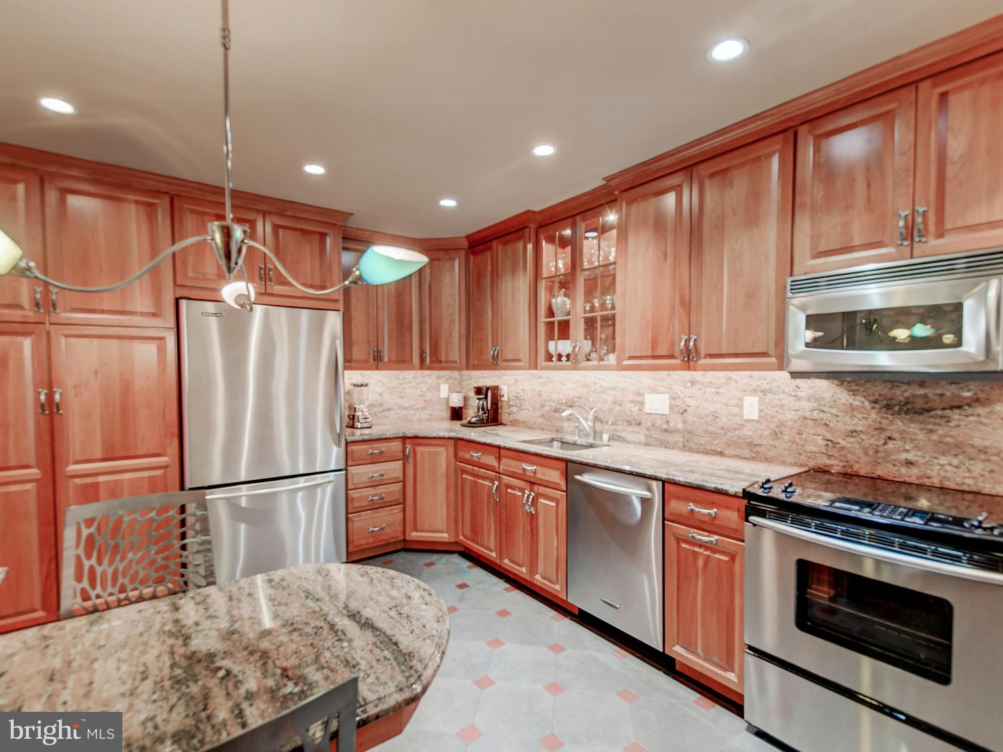14 Raisin Tree Circle Baltimore, MD 21208 - Photo 9 of 32 STAINLESS APPLIANCES