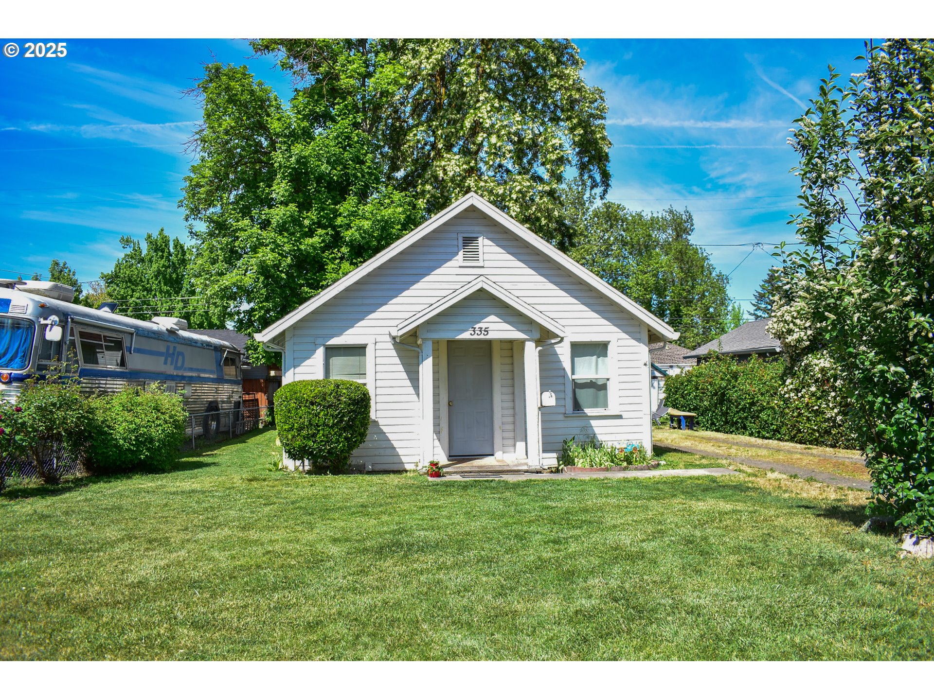335 Marie Street Medford, OR 97504 - Photo 1 of 21