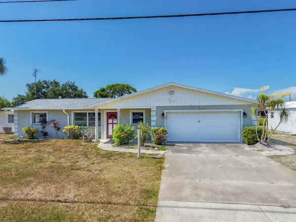 $319,000 | 829 East 7th Street, Englewood, FL 34223