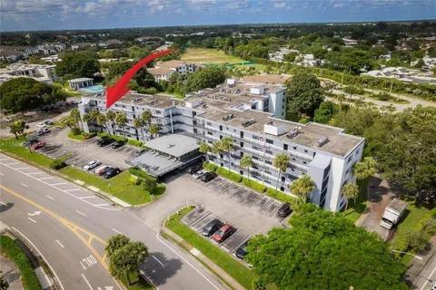 9235 Southwest 8th Street, Unit 402 Boca Raton, FL 33428 - Photo 35 of 37 c4ca3ed0-5358-4fd4-b998-771d568264cb