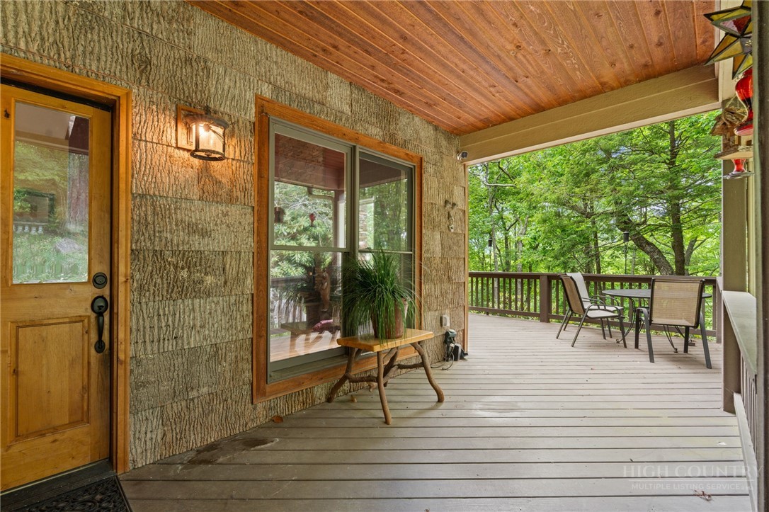 405 Snowridge Road Banner Elk, NC 28604 - Photo 2 of 50