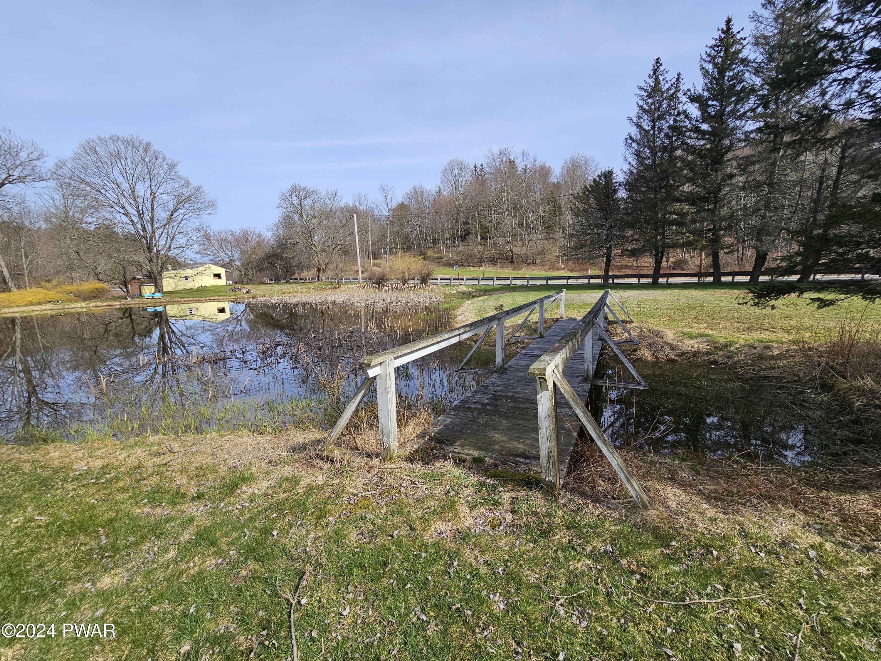305 East Sterling Road Newfoundland, PA 18445 - Photo 13 of 40