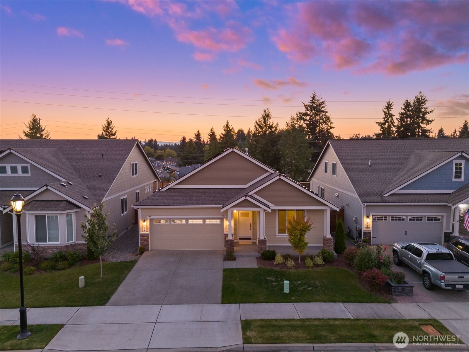 637 Maggee Street Southeast Lacey, WA 98513 - Photo 3 of 34 a view of house with garden