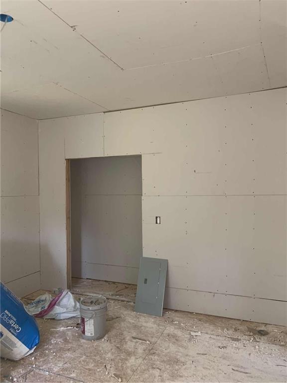 1066 Jessamine Drive Macon, GA 31206 - Photo 14 of 17 a view of table