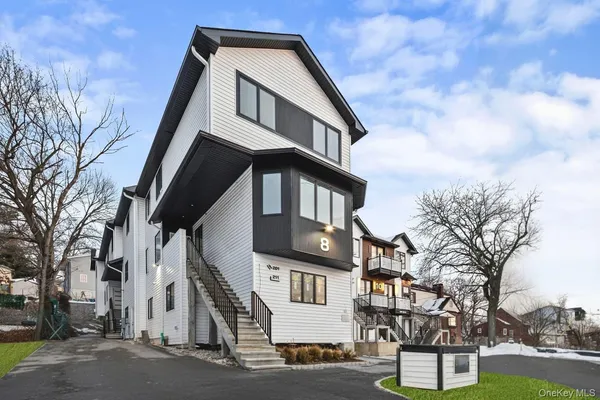 $950,000 | 8 Memorial Park Drive, Unit 213, Spring Valley, NY 10977