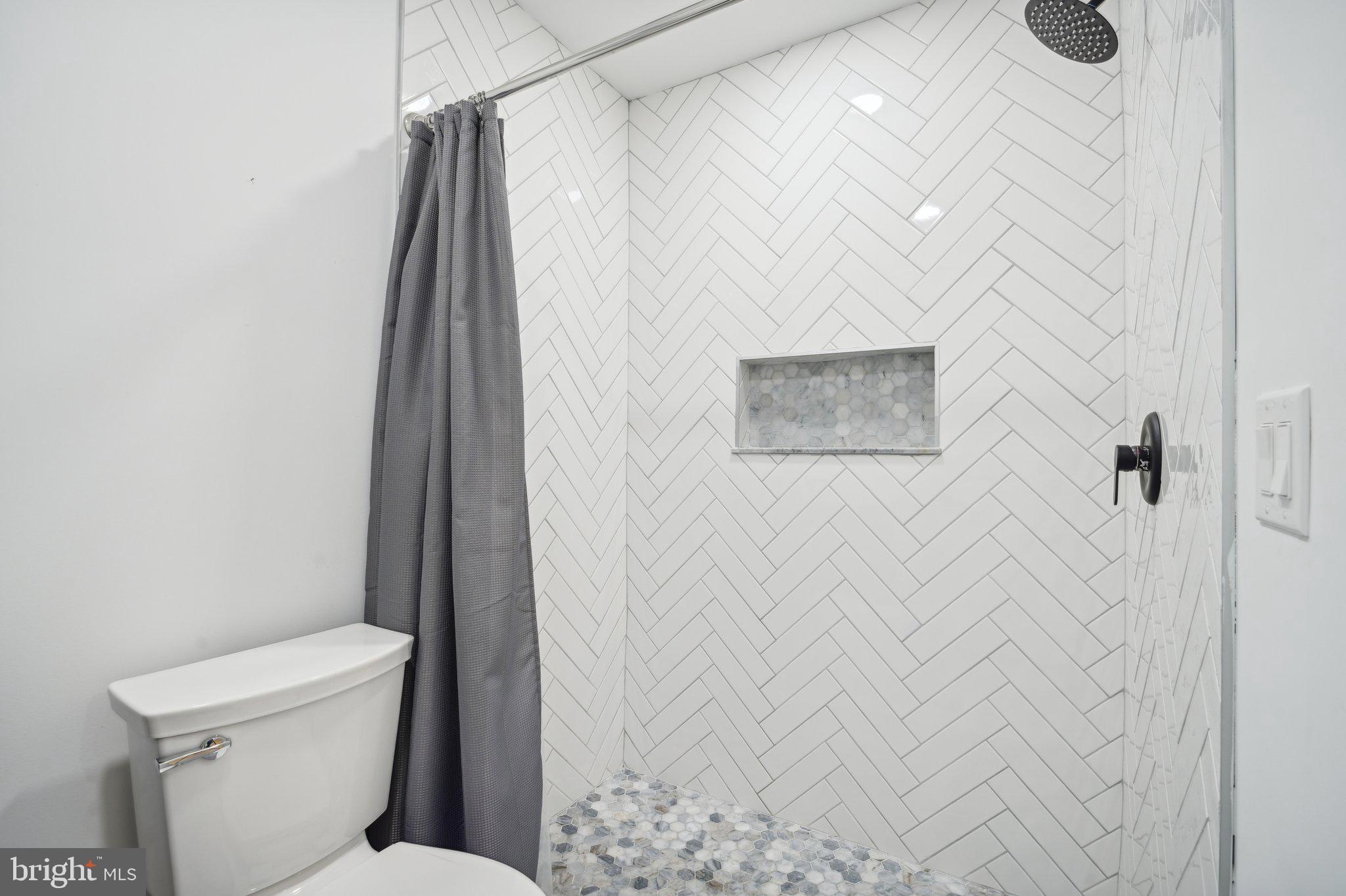 398 Friendship Road Clarksboro, NJ 08020 - Photo 25 of 50 Main Floor Full Bathroom