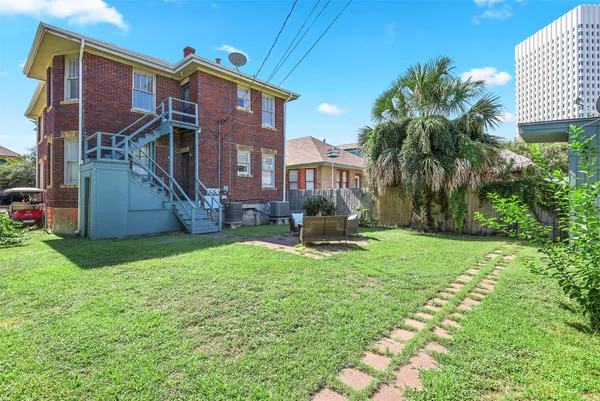 $700 | 1708 Market Street, Unit B, Galveston, TX 77550