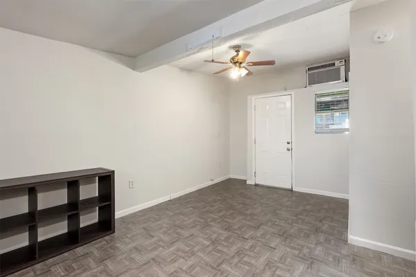 $700 | 1708 Market Street, Unit B, Galveston, TX 77550