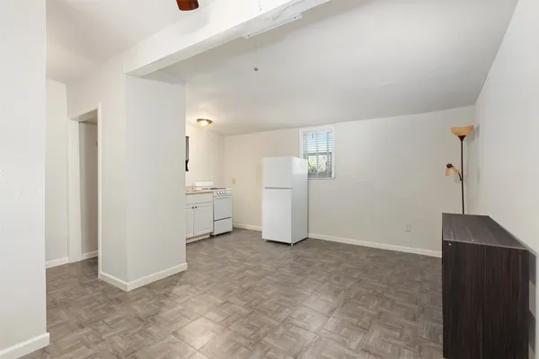 $700 | 1708 Market Street, Unit B, Galveston, TX 77550