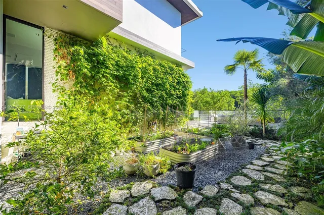 $17,500,000 | 132 Paloma Drive, Coral Gables, FL 33143