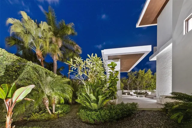 $17,500,000 | 132 Paloma Drive, Coral Gables, FL 33143