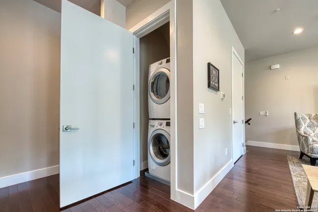 a view of living room washer and dryer