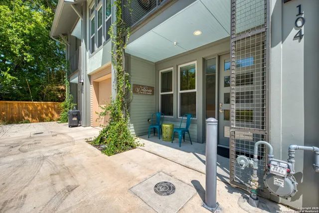 a house view with a outdoor space