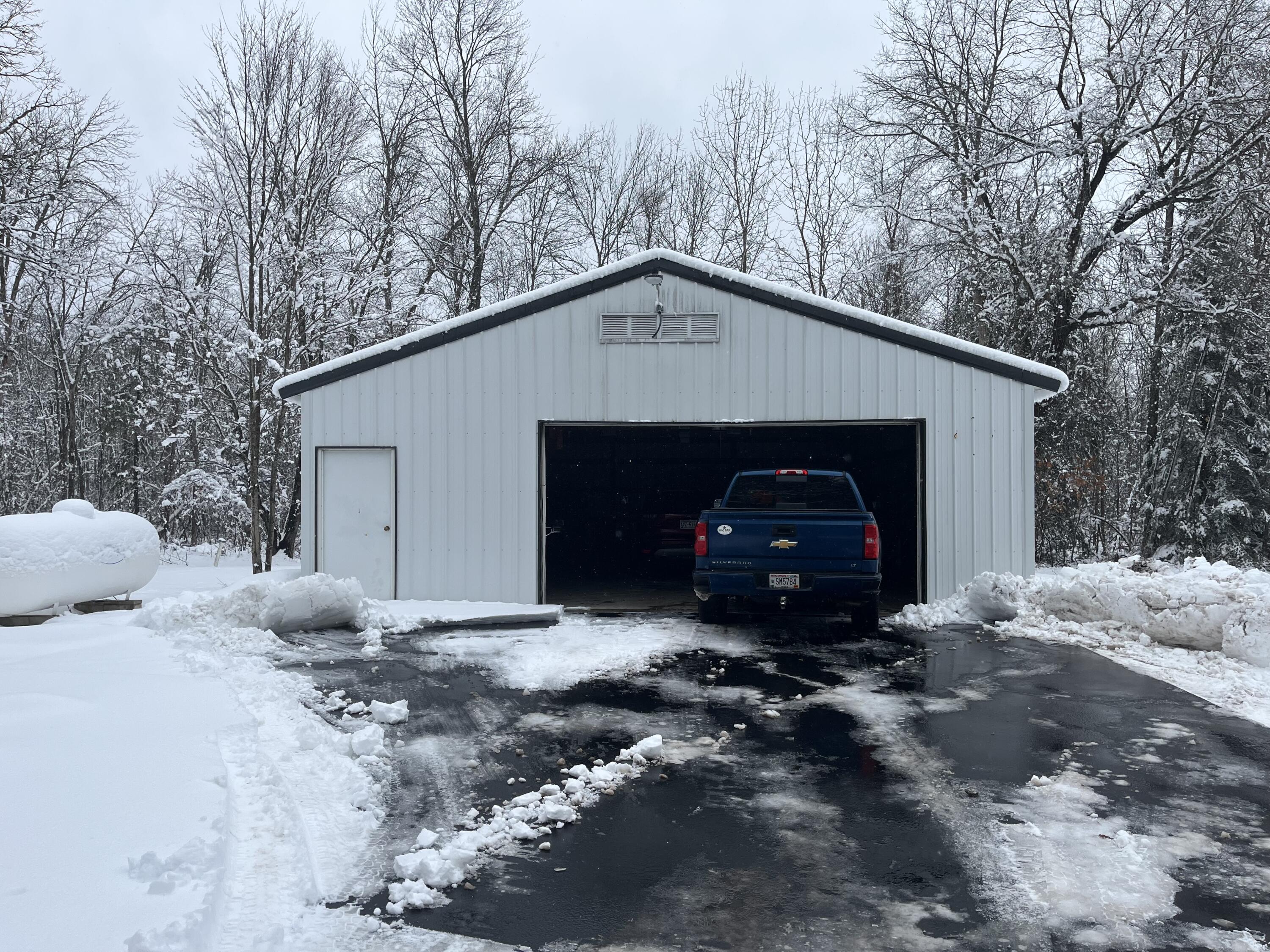 N8726 Maple Beach Road Middle Inlet, WI 54177 - Photo 2 of 10 Garage