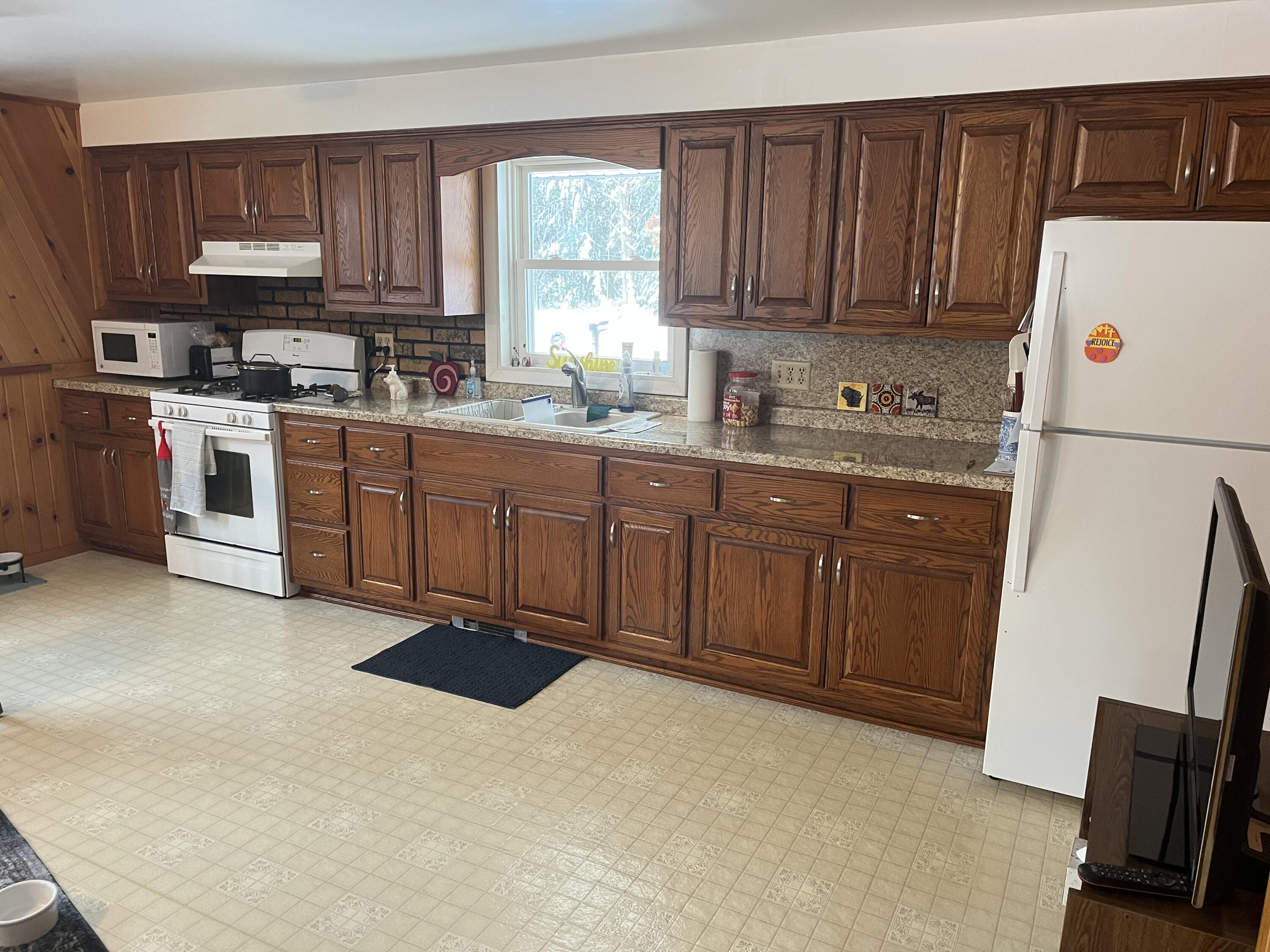 N8726 Maple Beach Road Middle Inlet, WI 54177 - Photo 4 of 10 Kitchen