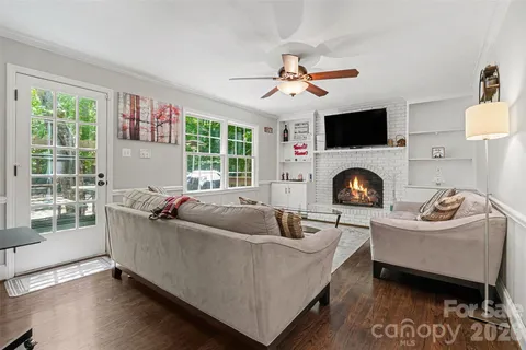 $800,000 | 5812 Camelot Drive, Charlotte, NC 28270