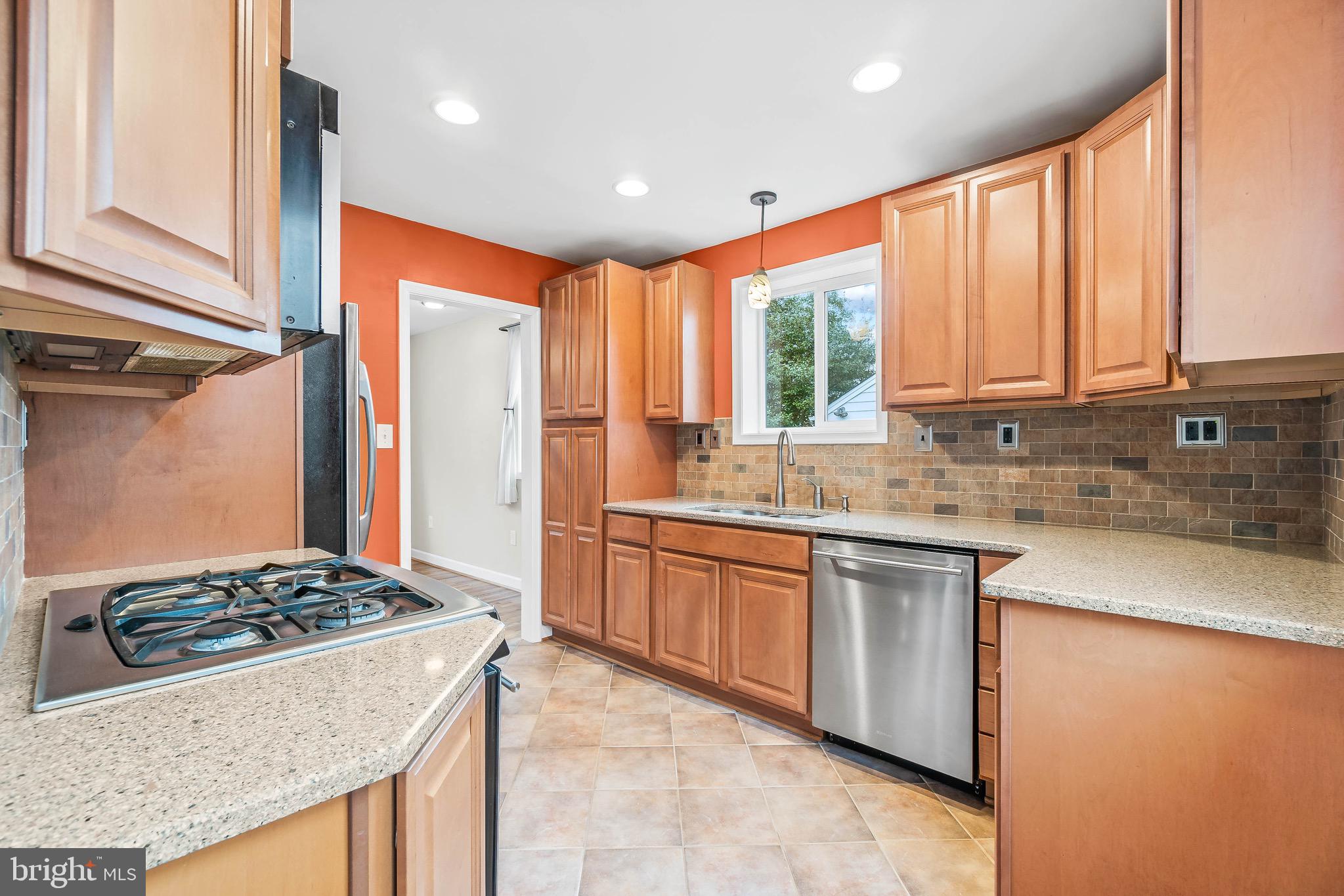 11521 Mapleview Drive Silver Spring, MD 20902 - Photo 8 of 44