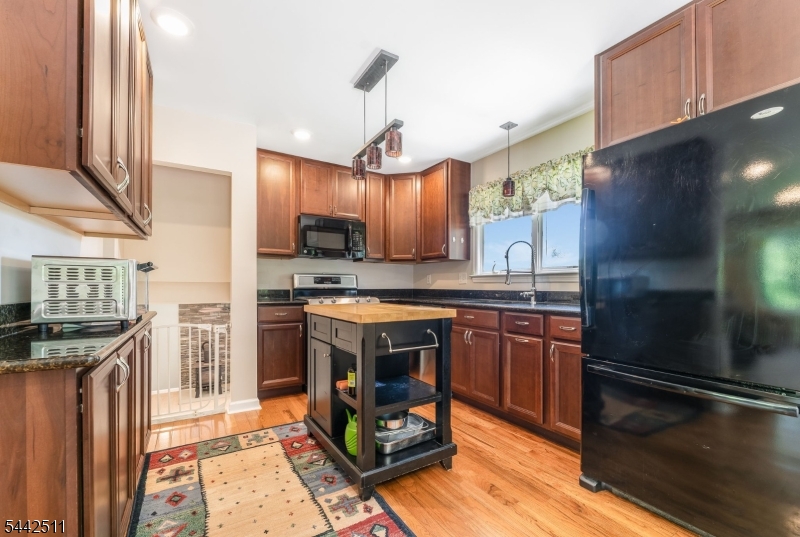 106 Oak Summit Road Frenchtown, NJ 08825 - Photo 9 of 42
