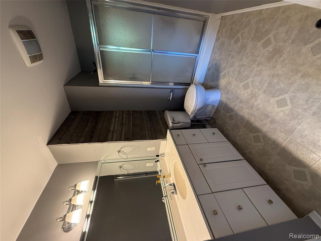 7172 Kings Way Flushing, MI 48433 - Photo 17 of 41
