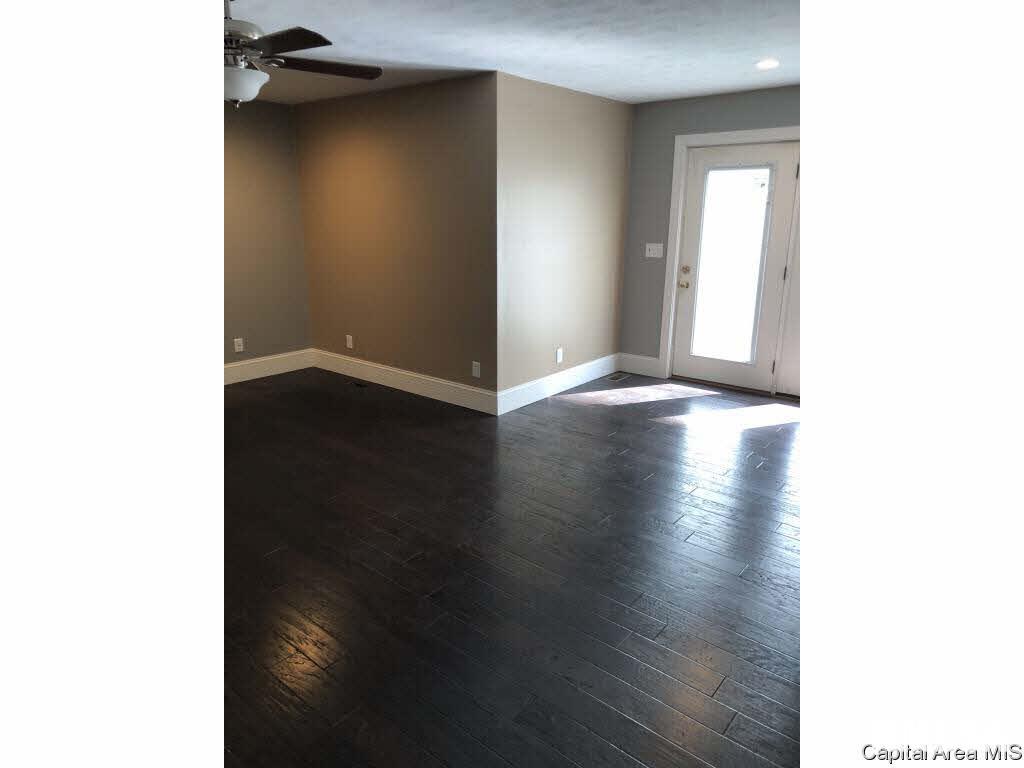 7270 Deer Run Road Pleasant Plains, IL 62677 - Photo 16 of 20 Gallery Image 16