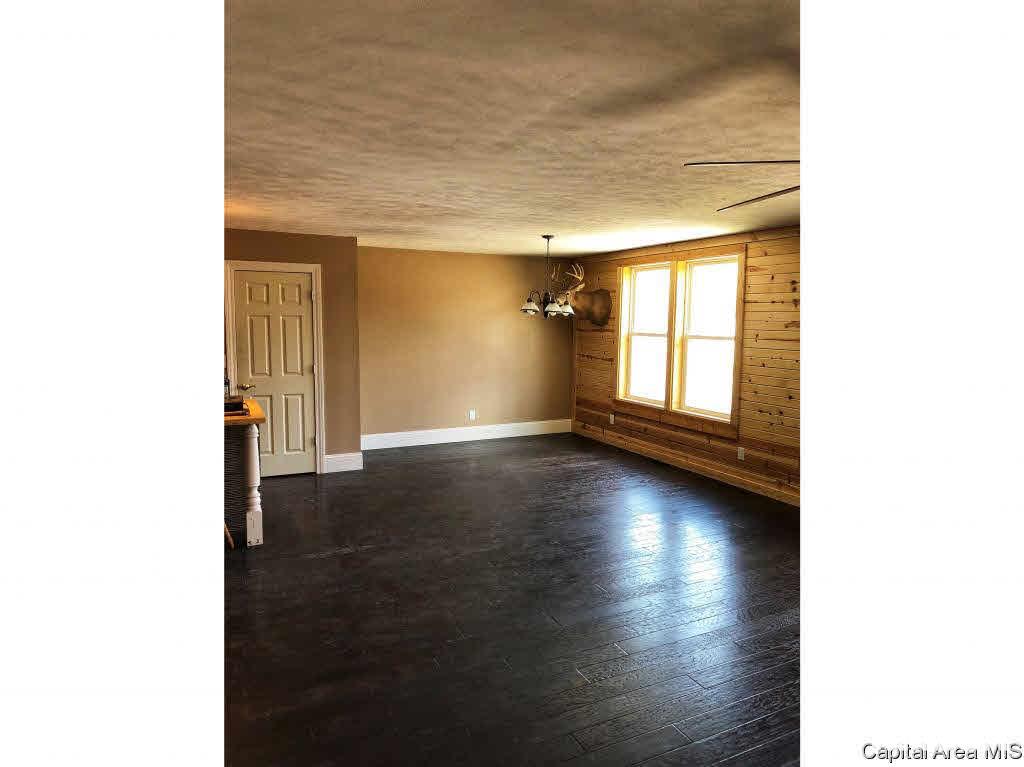 7270 Deer Run Road Pleasant Plains, IL 62677 - Photo 7 of 20 Gallery Image 7