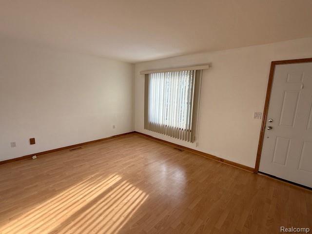 48530 Sugarbush Road, Unit 45 New Baltimore, MI 48047 - Photo 2 of 20