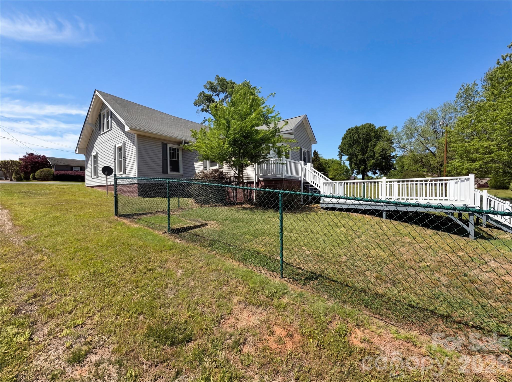 215 South Ferry Road New London, NC 28127 - Photo 4 of 21