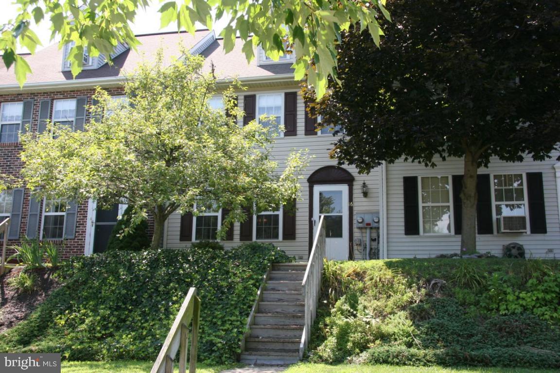 16 Pennwick Drive Lititz, PA 17543 - Photo 1 of 12 Gallery Image 1