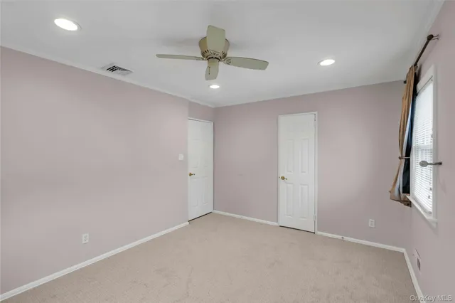 $879,999 | 34 Julliard Drive, Plainview, NY 11803