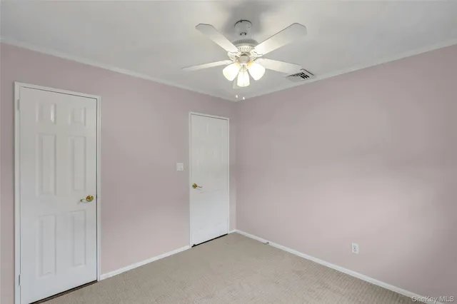 $879,999 | 34 Julliard Drive, Plainview, NY 11803