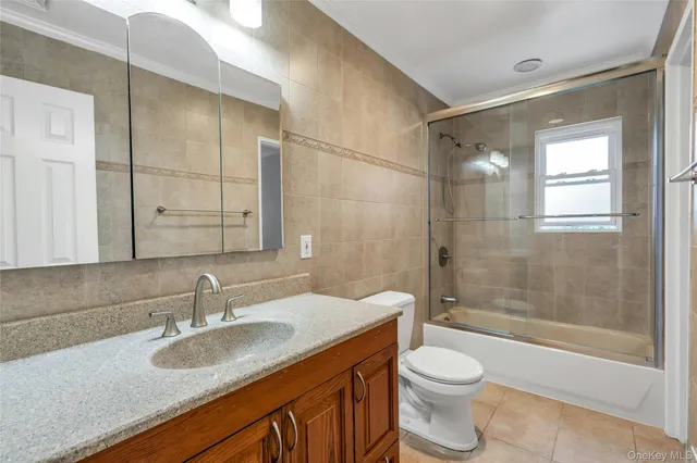 $879,999 | 34 Julliard Drive, Plainview, NY 11803