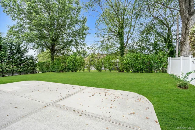 $879,999 | 34 Julliard Drive, Plainview, NY 11803