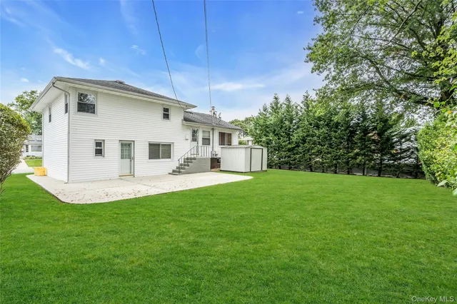 $879,999 | 34 Julliard Drive, Plainview, NY 11803