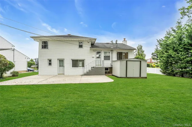 $879,999 | 34 Julliard Drive, Plainview, NY 11803