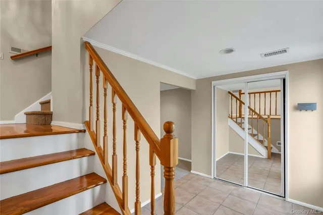 $879,999 | 34 Julliard Drive, Plainview, NY 11803