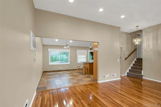 $879,999 | 34 Julliard Drive, Plainview, NY 11803