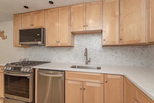 $525,000 | 1210 VFW Parkway, Unit 11, Boston, MA 02132