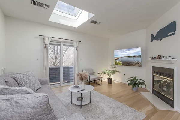 $525,000 | 1210 VFW Parkway, Unit 11, Boston, MA 02132