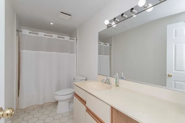 $525,000 | 1210 VFW Parkway, Unit 11, Boston, MA 02132