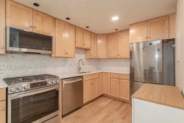 $525,000 | 1210 VFW Parkway, Unit 11, Boston, MA 02132