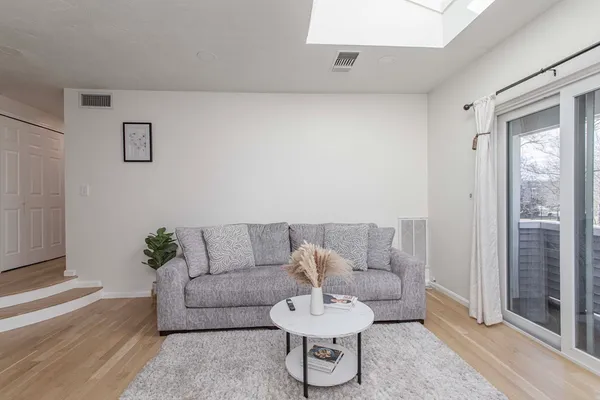 $525,000 | 1210 VFW Parkway, Unit 11, Boston, MA 02132