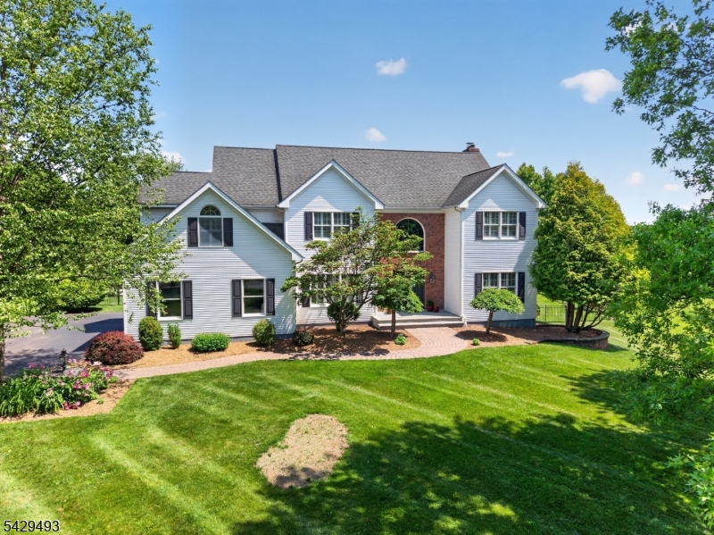 38 Grove Farm Road Pittstown, NJ 08867 - Photo 2 of 46