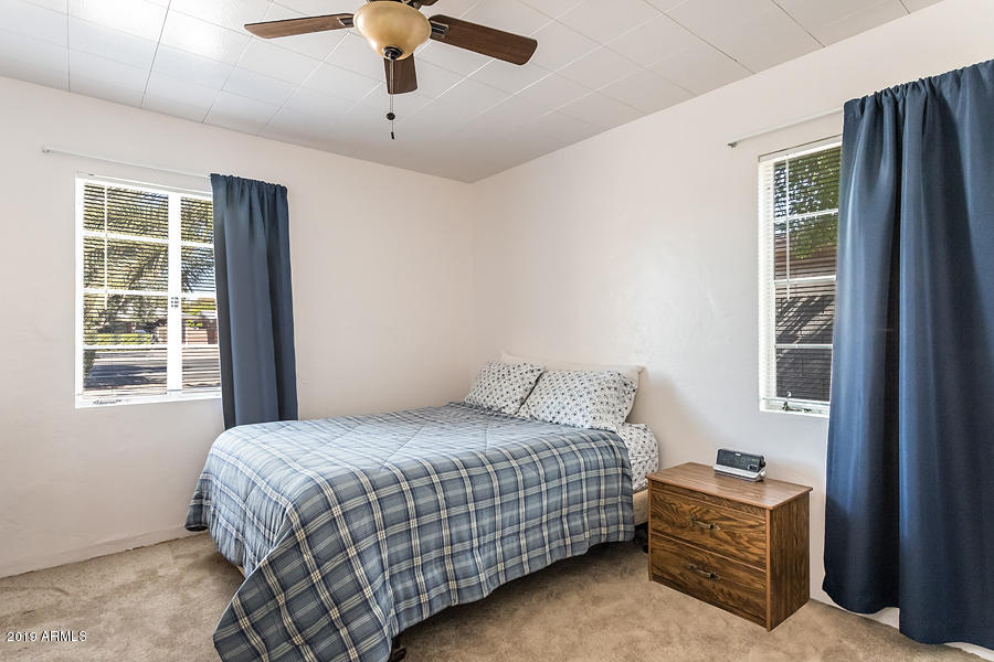 2033 West Osborn Road Phoenix, AZ 85015 - Photo 4 of 8 2033 W Osborn-16