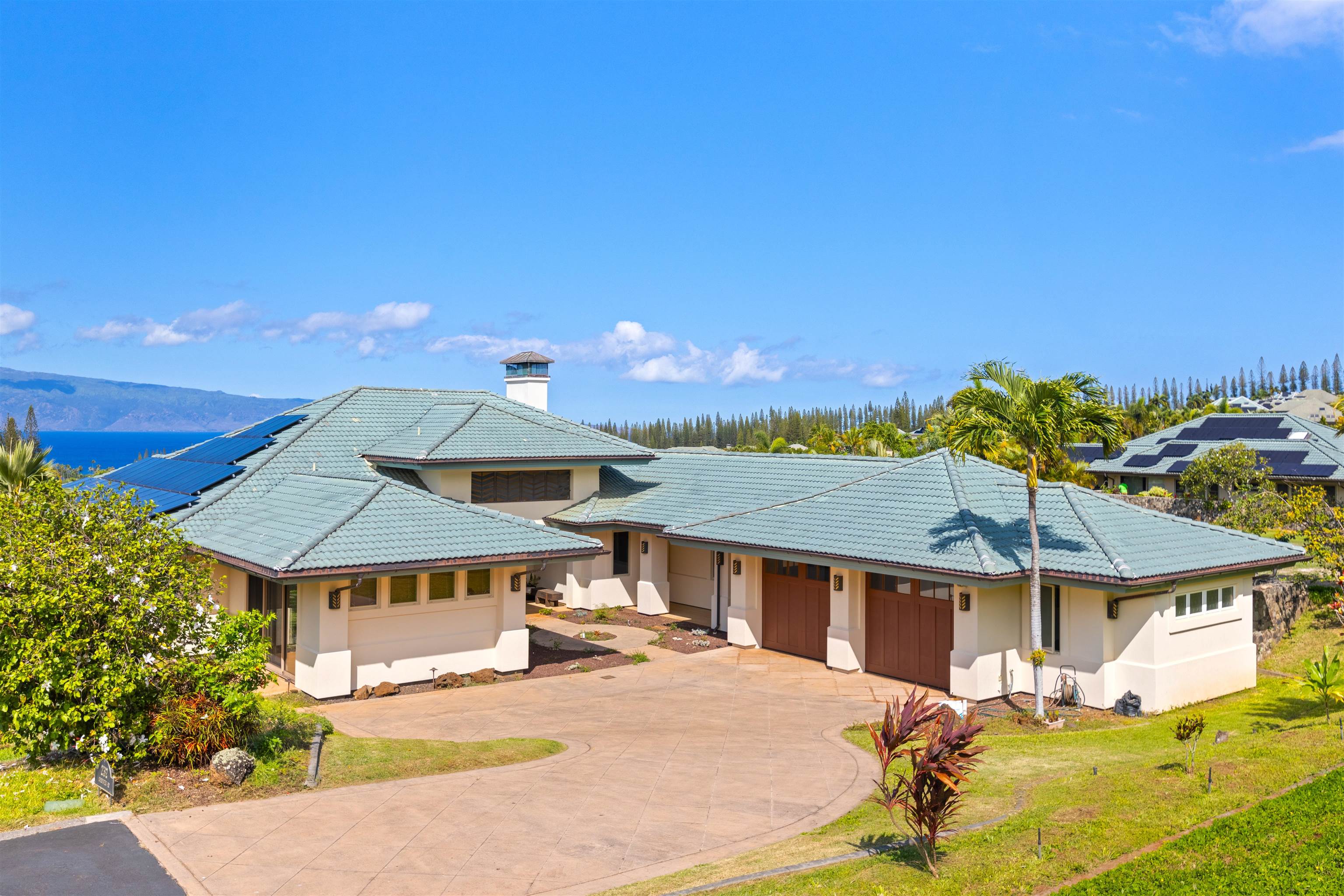 232 Crestview Road Lahaina, HI 96761 - Photo 4 of 45 a view of a house with a big yard