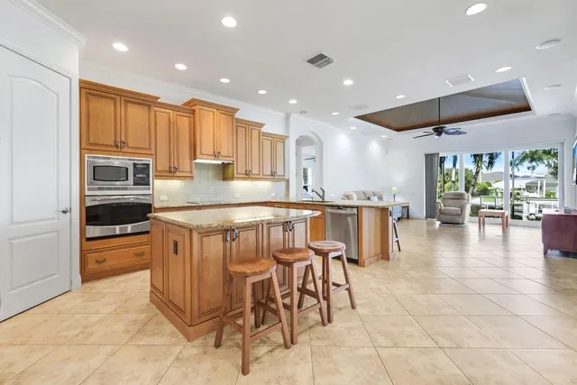$2,150,000 | 864 Magnolia Court, Marco Island, FL 34145