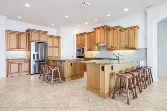 $2,150,000 | 864 Magnolia Court, Marco Island, FL 34145