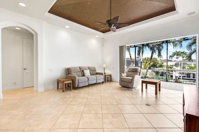 $2,150,000 | 864 Magnolia Court, Marco Island, FL 34145