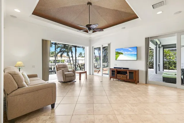 $2,150,000 | 864 Magnolia Court, Marco Island, FL 34145